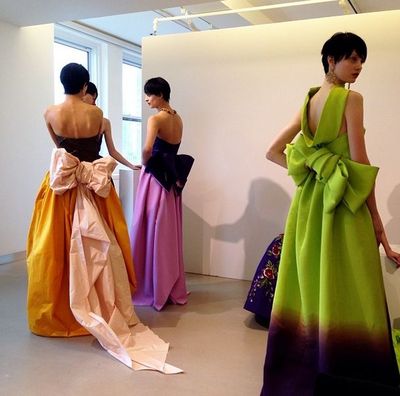 $8690 New Oscar de la Renta Green Dip Dyed Silk Faille Gown Large  Bow DRESS 0 2-image