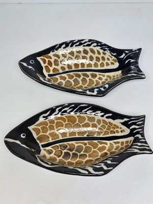 Pair Of Fish Shaped Shallow Bowls Pasta Salad Side Dish Signed Studio Pottery -image