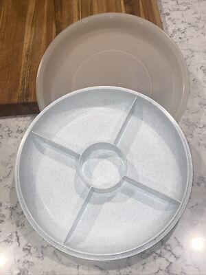 Vintage Tupperware 1708-6 Divided Veggie Relish & Dip Serving Tray w/ Lid 1709-6-image