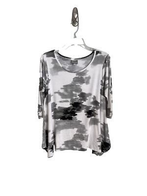 NICHE Nilgun Derman White Gray Dot Popover Top Dipped Hem ArtsySize Large-image