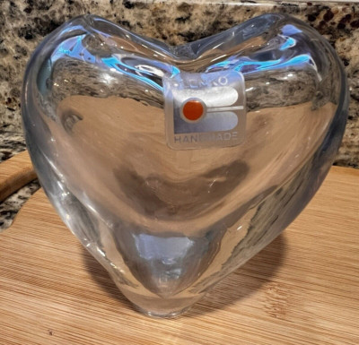Vintage BLENKO Handmade Heart Shaped Glass Paperweight/Vase-image