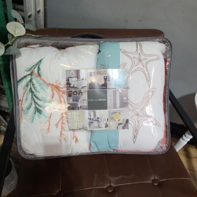 Madison Park Coverlet Set 6-Pcs Cotton Sateen Reversible Coral Full/Queen Size-image