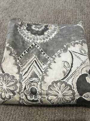 Pottery Barn Jacquelyn Medallion Organic Sateen  (1) Standard Sham-image