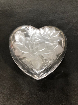 Winter Rose by Studio Nova - Heart Shaped Box with Lid-image