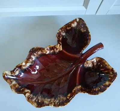 Vtg HULL Brown Drip Glaze Large Leaf Appetizer Chip Dip Divided Dish Tray Candy-image