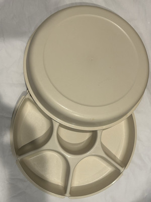 TUPPERWARE Serving Center 6-Part Divided Party Veggie Snack & Dip Tray-image