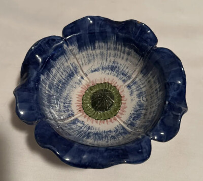 Studio Art Pottery Hand Made in Italy Flower Shaped Juicer Citrus Reamer Signed-image