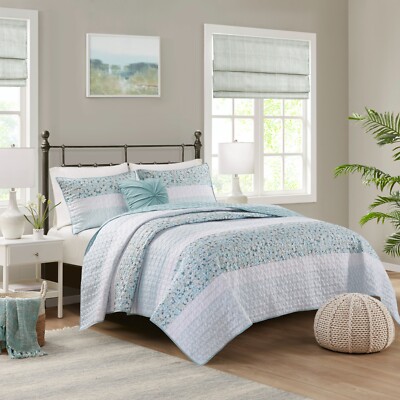 Madison Park Caralie 4 Piece Seersucker Quilt Set with Throw Pillow Queen King-image