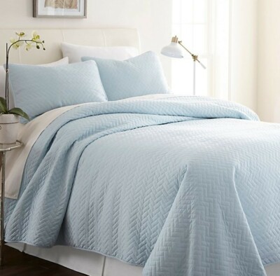 Home Collection Herring 3-Piece Full/Queen Quilt Set in Pale Blue-image