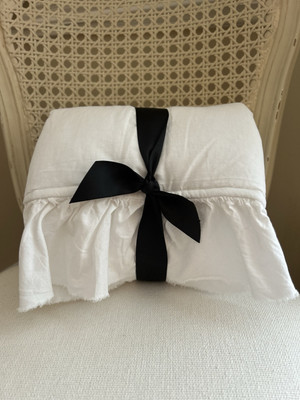 Pottery Barn Teen Washed Cotton Ruffle STANDARD Sham (1) White PRE-OWNED READ-image