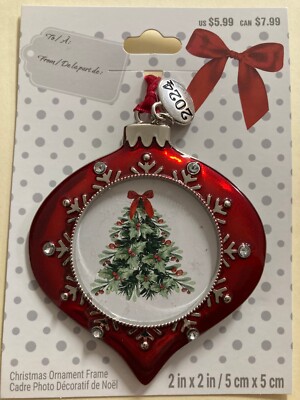 New Studio Decor Christmas Holiday Photo Frame - Ornament with Oval 2024 Charm-image