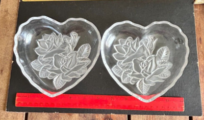 Studio Nova Crystal Heart Shaped Covered Dish w/Frosted Roses & Leaves-image