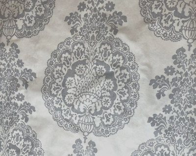 POTTERY BARN LUCIANNA MEDALLION FLORAL GRAY FULL /QUEEN DUVET-image