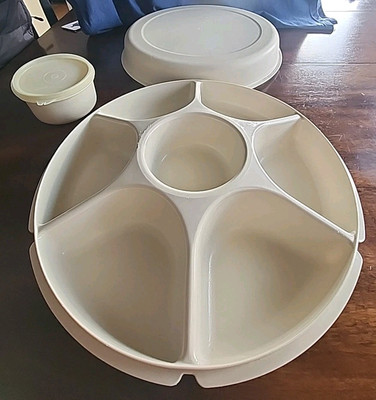 TUPPERWARE Serving Center 6-Part Divided Party Veggie Snack & Dip Tray 1665 1667-image