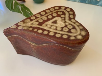 Signed Vintage Art Studio Pottery Heart Shaped Jewelry Lidded  Box Brutalalist-image
