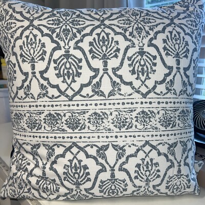 ienjoy Home Damask Printed Decorative Pillow, 20