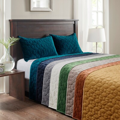 Madison Park Harper Velvet Quilt Set Lightweight All-Season 3 Piece Bedding-image
