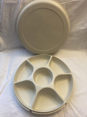 Tupperware Divided Serving Veggie Tray Dip Container Almond 1665-3 Lid Storage-image