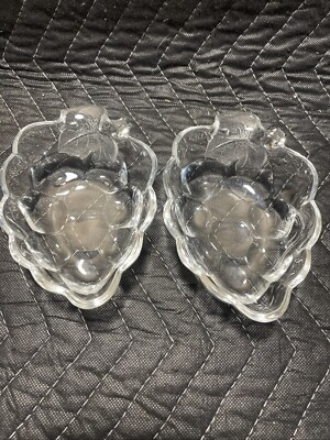 Studio Nova Clear Glass Bunch of Grapes Shaped Candy Bowl Dish Trays-image