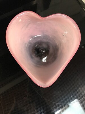 1994 JOHN BURCHETTA PINK HEART SHAPED BOWL Studio Art Glass 7.5” Signed-image