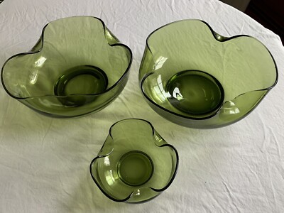vintage chip/dip bowls 1970’s. 2 Large Bowls and 1 Small Bowl.-image