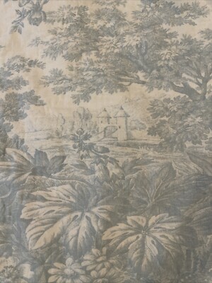 1 Pottery Barn  Light Green castle floral quilted pillow sham 28”x28