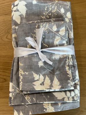 Pottery Barn Shadow Floral Percale Duvet Cover Twin & 1 King Pillowsham Neutral-image