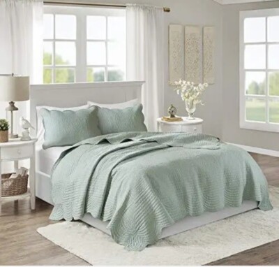 Madison Park Tuscany Quilt Set-Casual Damask Medallion Stitching ,Cal king-image