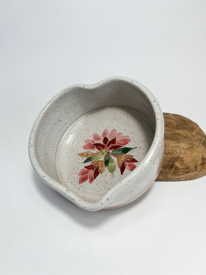 Handmade Studio Pottery large Ceramic Stoneware Heart Shaped Bowl. Handpainted-image