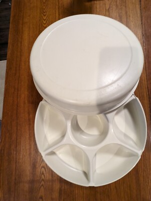 Tupperware Vintage Almond/TAN Tray Divided Veggie Dip 1665-3 & Lid 1666-4-EUC-image