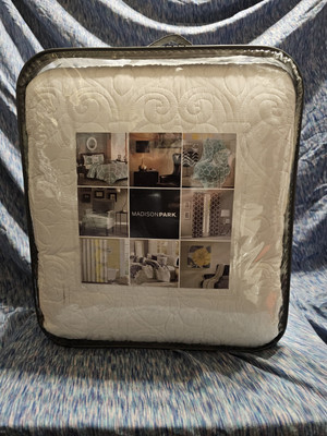 Madison Park Quebec Vancouver 3 Piece King Quilted Bedspread Set In Khaki $290-image