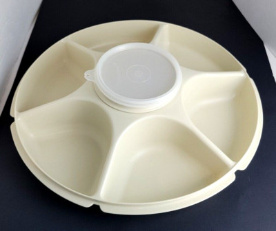 TUPPERWARE® Divided Veggie/Meat/Cheese Serving Tray w/Dip Bowl & Lid (3 pieces)-image