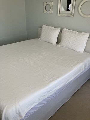 West Elm Full Queen Flax Linen Duvet Cover & 2 Pottery Barn Quilted Std Shams-image