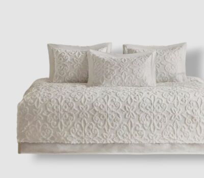 Madison Park White Sabrina 5-Piece Tufted Cotton Chenille Daybed Set-image