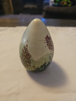 PHOENICIAN GLASS MALTA IRIDESCENT EGG SHAPED PAPERWEIGHT - 3