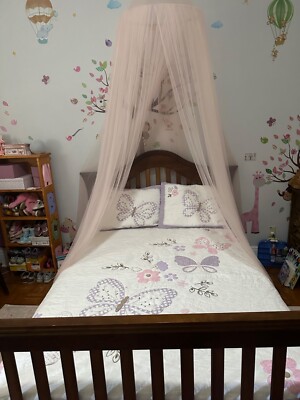 Pottery Barn Full/Queen embroidered quilt, pillowcases (2)  & Euro Sham-image