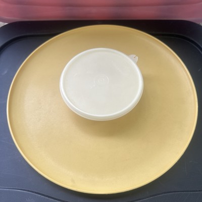 VTG Tupperware Vegetable Chip Tray Veggie Fruit Plate Harvest Gold #492-3 Picnic-image