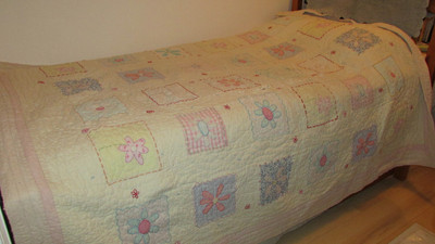 Pottery Barn Kids Girls Twin Quilt Pink & yellow Patchwork Floral Pattern-image