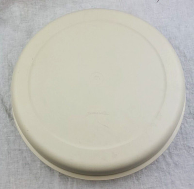 Tupperware 16653 Almond Divided Veggie Fruit Dip Party Tray With Lid Vintage-image