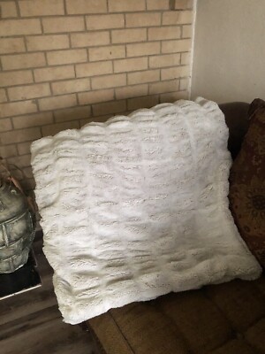 Pottery Barn PB Teen Rotched Throw Blanket Pale Gray Faux Fur 45x60