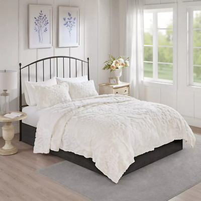 Madison Park King / California King Eugenia Damask Coverlet (Only) in White -image
