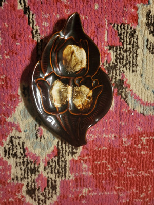 Vintage Studio Pottery Brown cermaic leaf shaped pottery retro dish trinket art-image