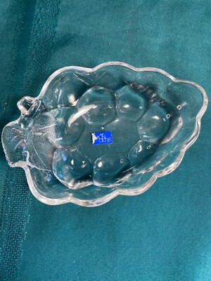 New Studio Nova Small Crystal Glass Grape Shaped Serving Dish/Bowl 6
