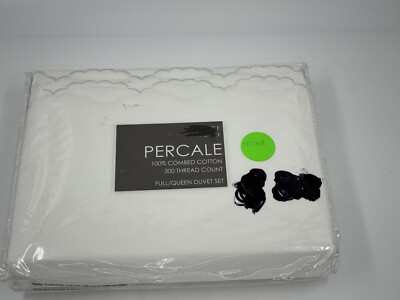 Pottery Barn Maci Double Scalloped Embroidered Full / Queen Duvet Cover, 2 Shams-image