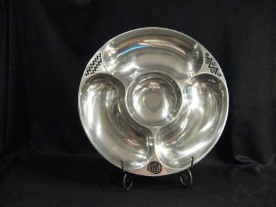 WILTON ARMETALE REGGAE LARGE ONE PIECE CHIP & DIP-image