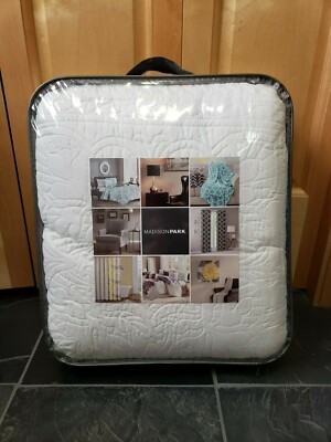 Madison Park Marino White Reversible Scalloped Edge Coverlet Set Full/Queen NEW-image