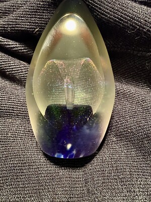 Robert Eickholt : Signed Studio Glass Iridescent Egg Paperweight 2000. Waterfall-image