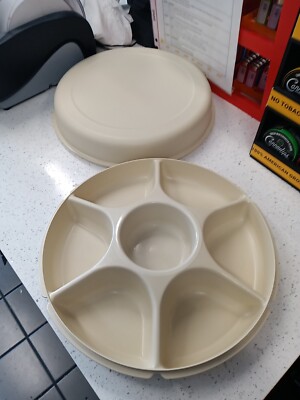 VINTAGE TUPPERWARE VEGGIE CHIP DIP DIVIDED SERVING TRAY 1665 LID 1666-2 ALMOND!-image