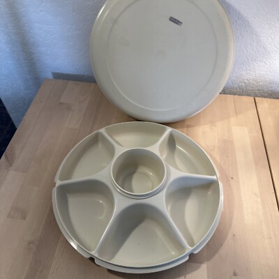 Vintage Tupperware Veggie Chip Dip Divided Serving Tray 1665-2 Almond With Lid-image