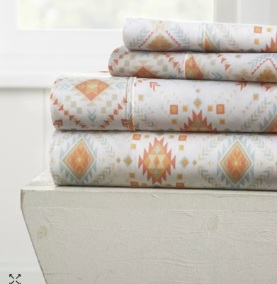 iEnjoy Home The Boho & Beyond Premium Ultra Soft Hearts 4-Pc. Sheet Set King-image